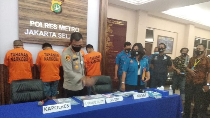 Polisi Tangkap 3 Pilot karena Narkoba, Dua dari Maskapai Pelat Merah