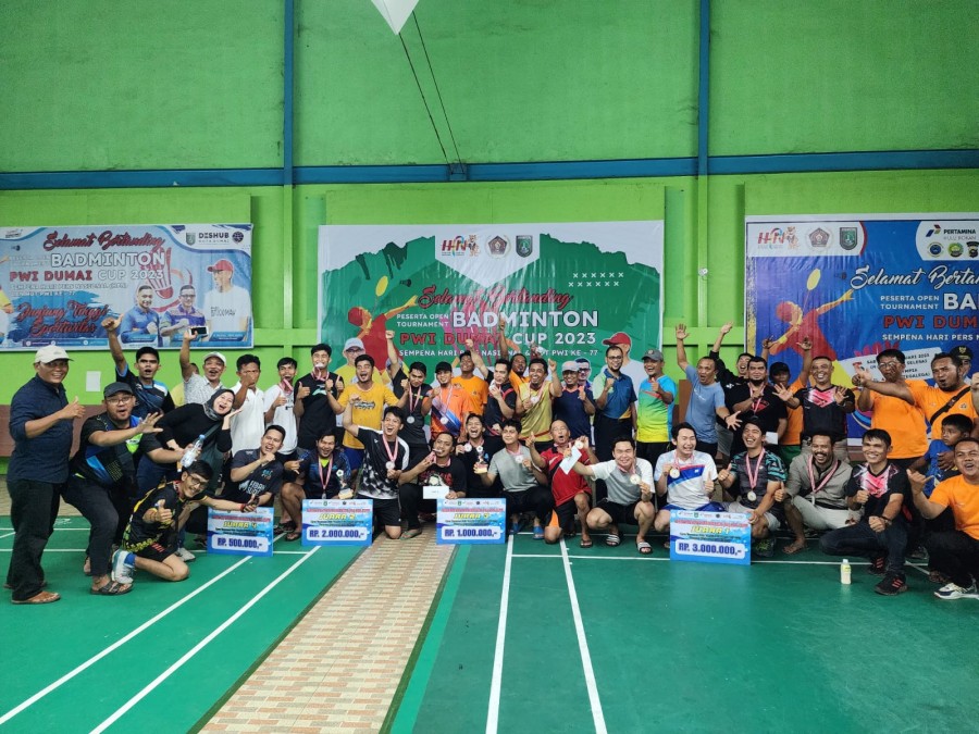 Meriahkan HPN 2023, 124 Atlet Berlaga di Open Turnamen Badminton PWI Dumai