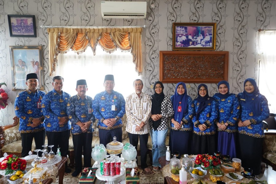 Sekdaprov Sambangi Syamsuar Jelang Peringatan HUT ke-69 Provinsi Riau