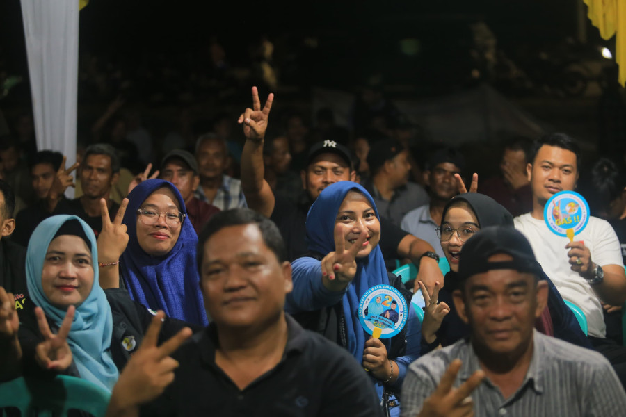 Cabup Siak Dr.Afni Ajak Masyarakat Jaga Kampung dan TPS