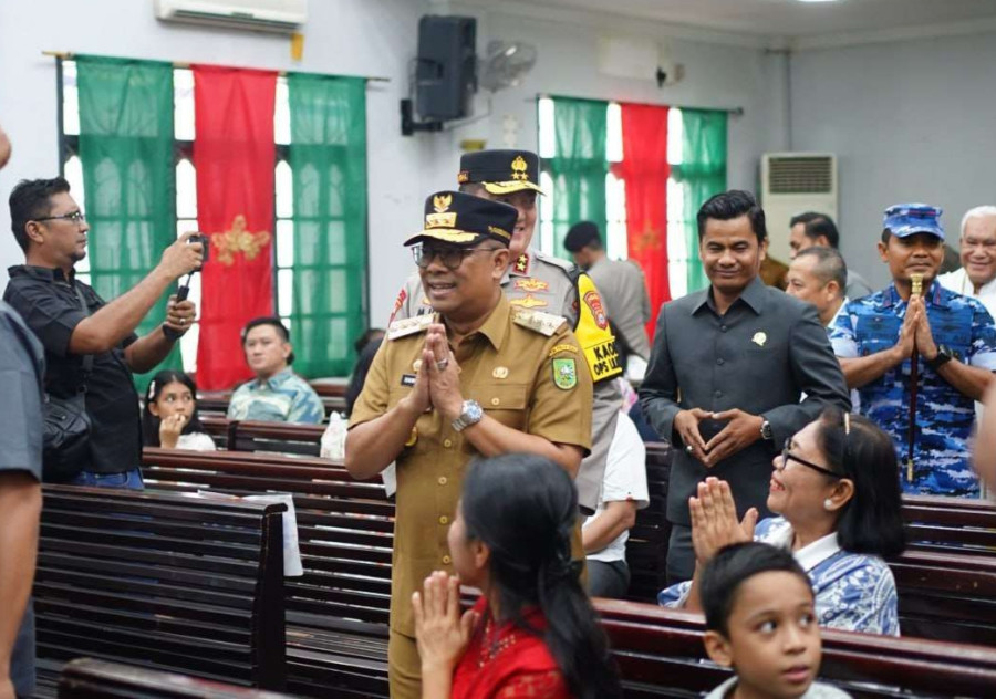 Pj Gubri Rahman Hadi Tinjau Keamanan Gereja Jelang Misa Natal