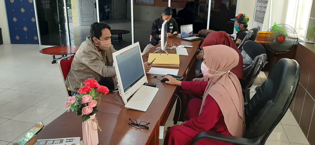 H.Abdullah Apresiasi Media Center COVID -19 Pelalawan