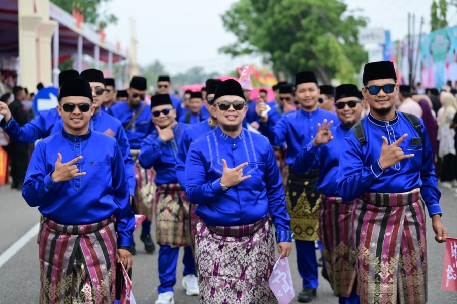 Ribuan Kafilah Bengkalis Tampil Memukau di Pawai Ta’aruf MTQ Riau 2025