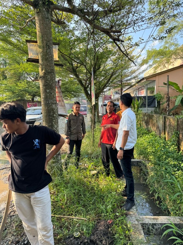 Tinjau Kerusakan Jalan Swakarya, AFR Desak Dinas PUPR Segera Perbaiki