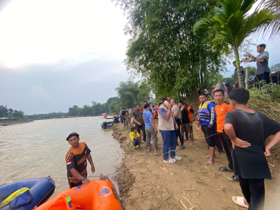 Sampan Terbalik, Bocah 5 Tahun Tenggelam di Sungai Gelombang