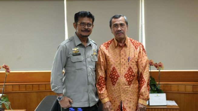 Menggali Kunci Sukses Pertumbuhan Ekonomi Daerah, Syamsuar Kunjungi Mentan Syahrul Yasin Limpo
