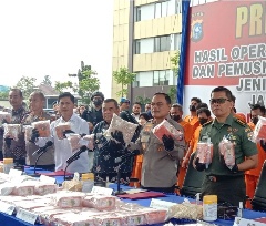 Ringkus 3 Kurir Narkoba, Polisi Gagalkan Pengiriman 20 Kg Sabu ke Jawa