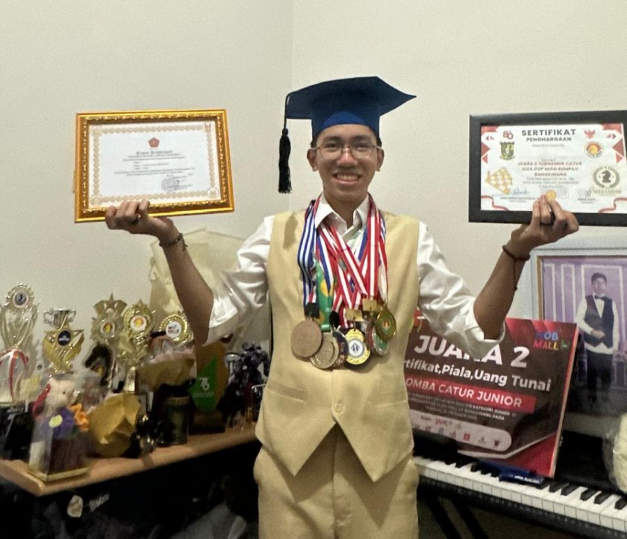 Juara Catur Turnamen Iniriau.com, Masih Pelajar Kok Main di Kategori Umum? Ini Dia EI Noia