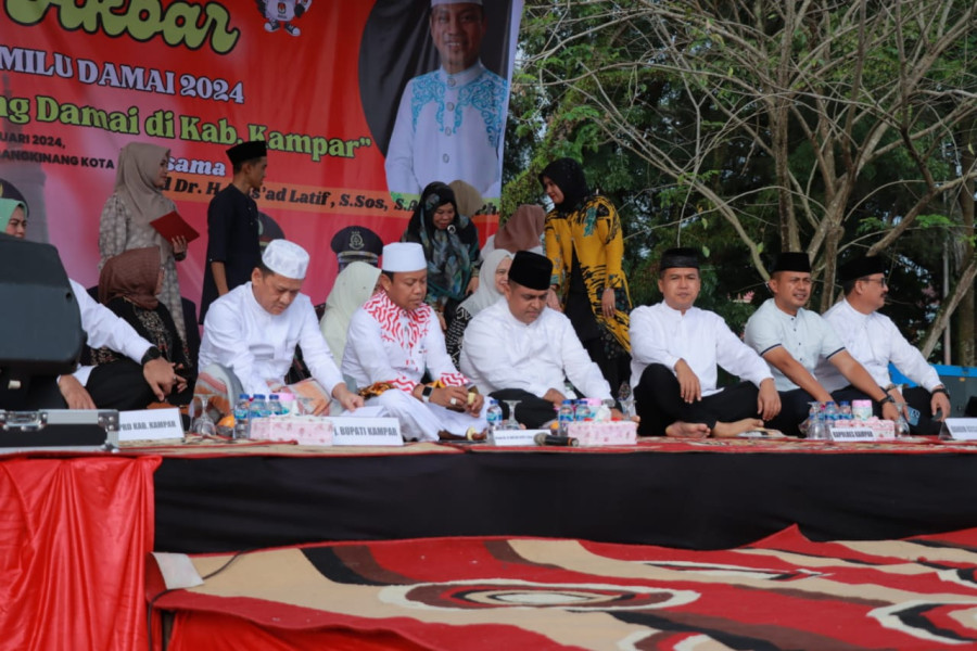 Hadirkan Ustadz Das'ad Latief, Polres Kampar Gelar Tabligh Akbar Pemilu Damai