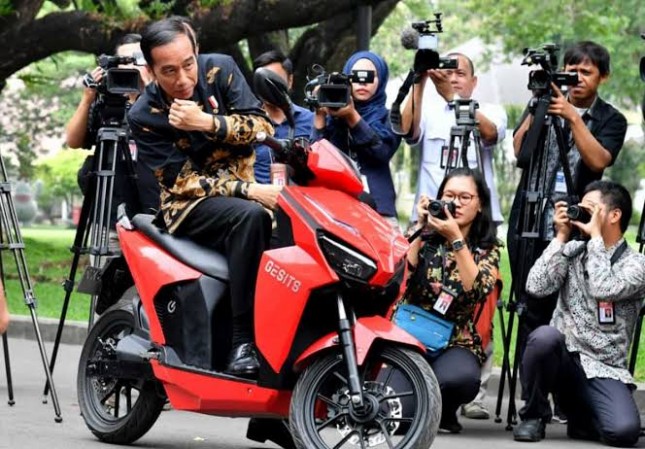 Lelang Motor Listrik Gesits Tanda Tangan Jokowi Laku Rp 2,5 M