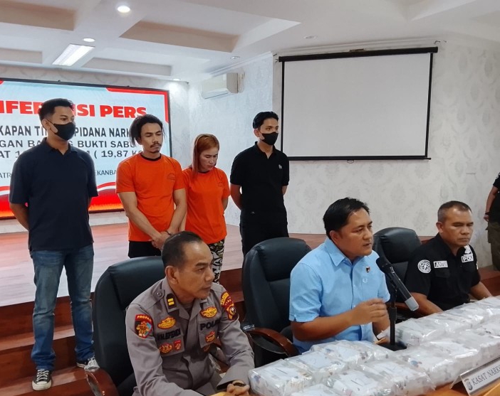 Pasutri Asal Rohil Diciduk di Basement Mal SKA, Selundupkan Hampir 20 Kg Sabu