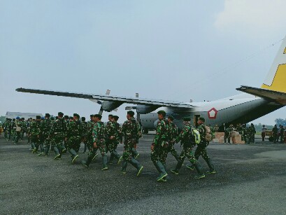Prajurit Kostrad Tiba di Dumai untuk Atasi Karhutla di Pulau Rupat