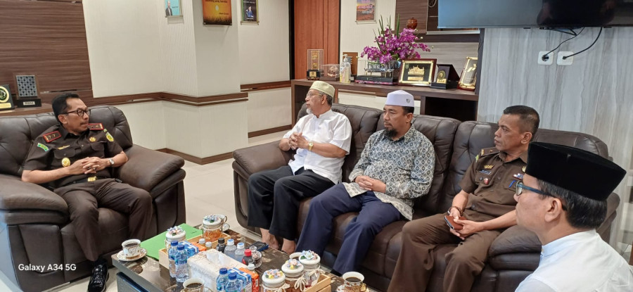Kajati Riau Terima Audiensi Pengurus Badan Pengelola Masjid Raya   An- Nur