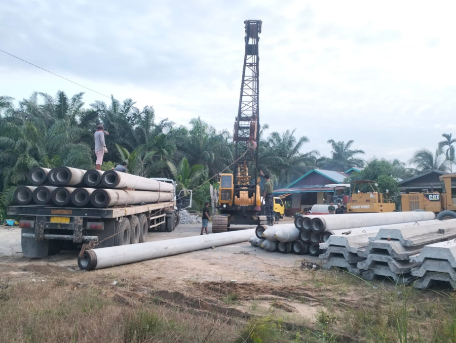 Jalan Amblas di Kuala Cenaku Segera Diperbaiki