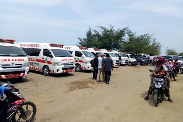 Puluhan Ambulan di Sepanjang Pesisir Pantai Tanjung Pakis untuk Korban Pesawat Lion Air