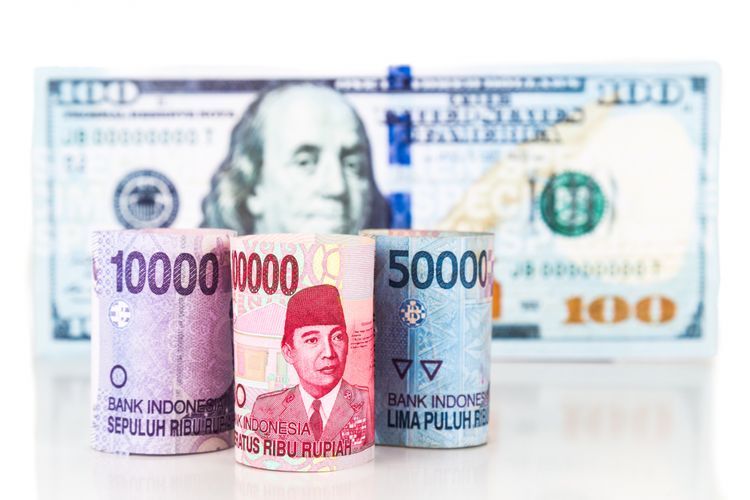 Rupiah Melorot ke Rp14.270 Jelang Rilis Inflasi Siang Ini