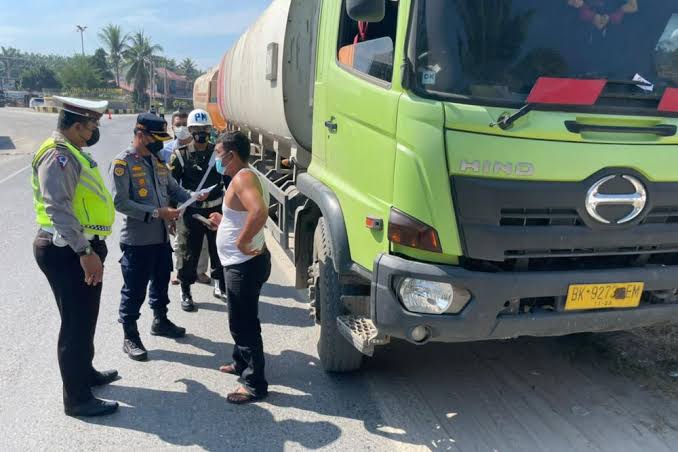 Dishub Riau Tilang 166 Truk ODOL dan Surati Perusahaan