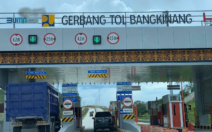 Kendaraan Melintas di Tol Pekabaru - XIII Koto Kampar Mulai Menurun
