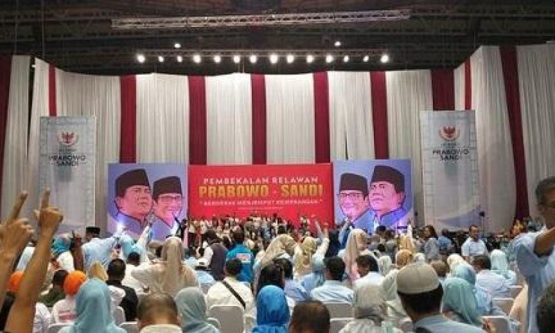 Prabowo, Amien, danTitiek Nyanyi Lagu 2019 Ganti Presiden
