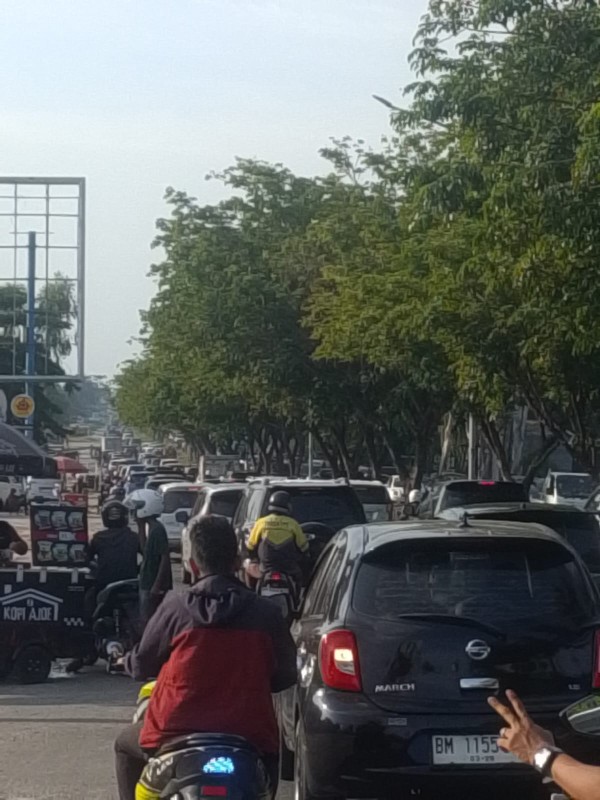 Soekarno Hatta dan Kaharuddin Nasution Jadi Titik Macet di Pekanbaru