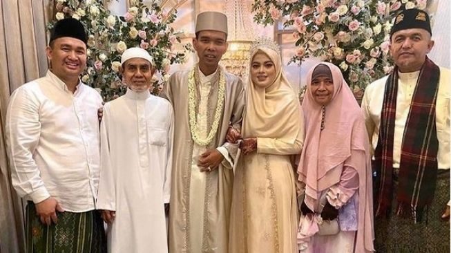 Ustadz Abdul Somad Beri Hadiah Istrinya Pondok Pesantren di Pekanbaru