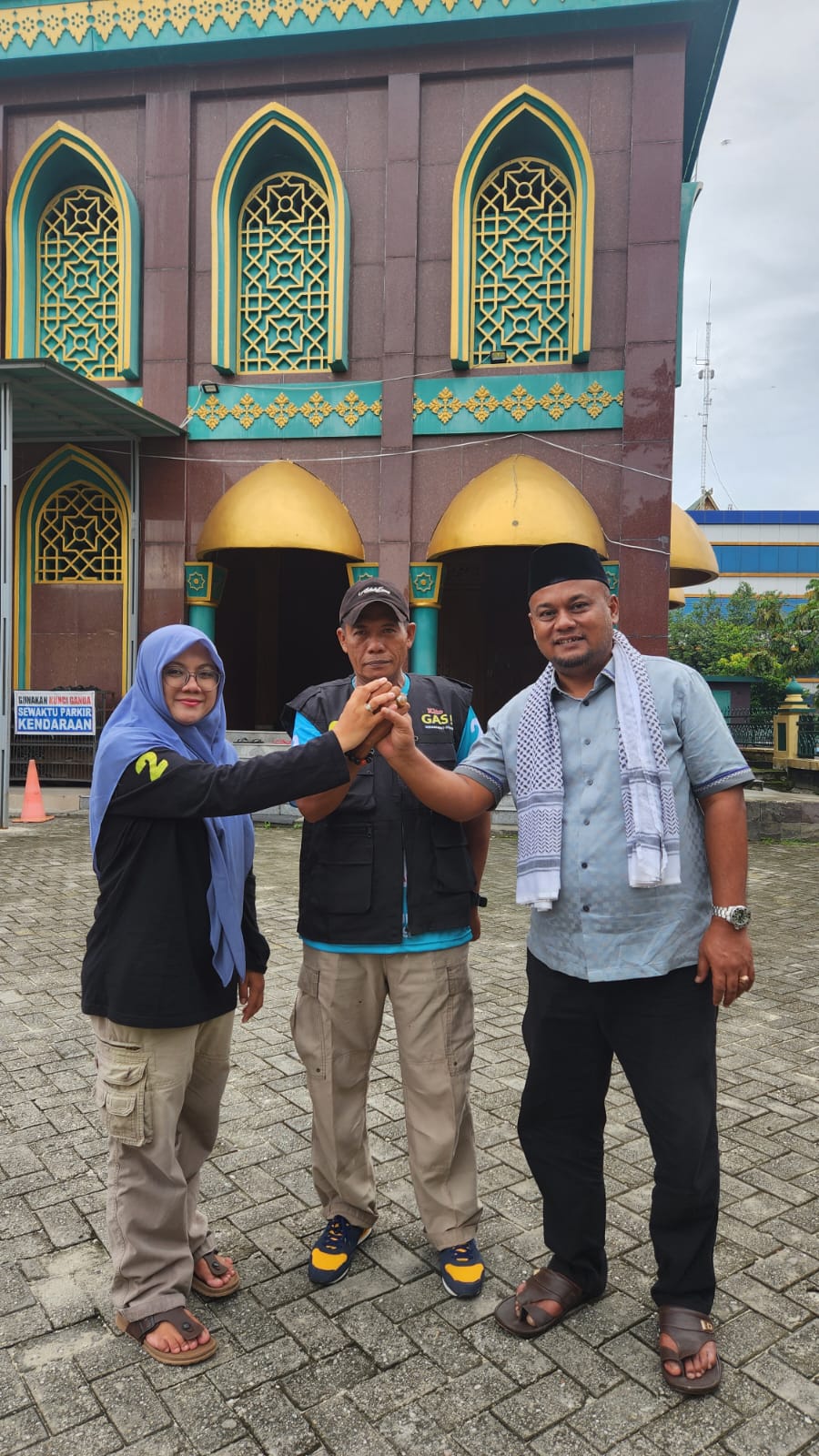 Catatan Kecil Dr.Afni saat Warganya Nazar Jalan Kaki dari Pekanbaru ke Siak
