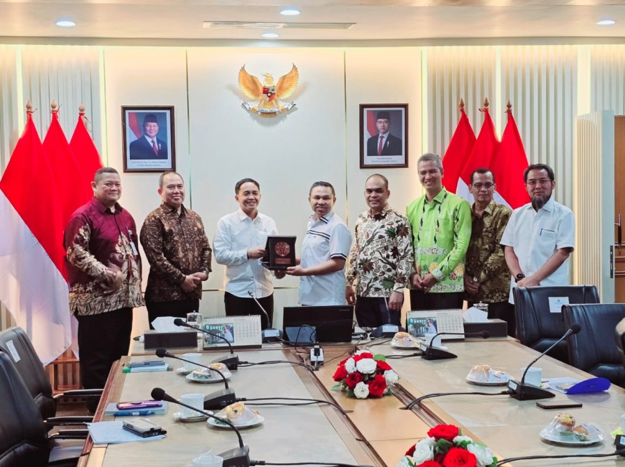 Abdul Wahid Temui Menteri Kehutanan, Bawa Misi Selamatkan Hutan Riau