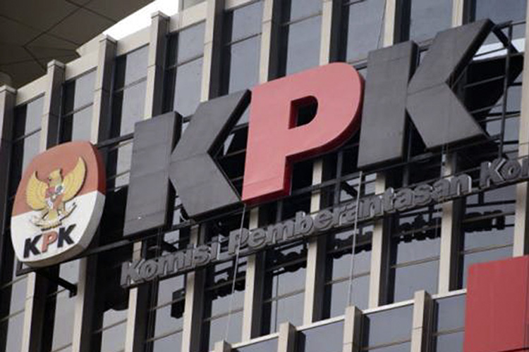 KPK Limpahkan Berkas Suap Bupati Nonaktif Kuansing ke PN Pekanbaru
