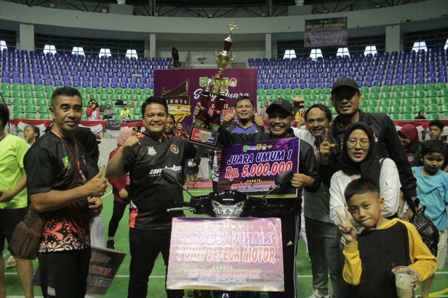 INKANAS Polda Riau Juara Umum Kejuaraan Karate Antar Klub 2025