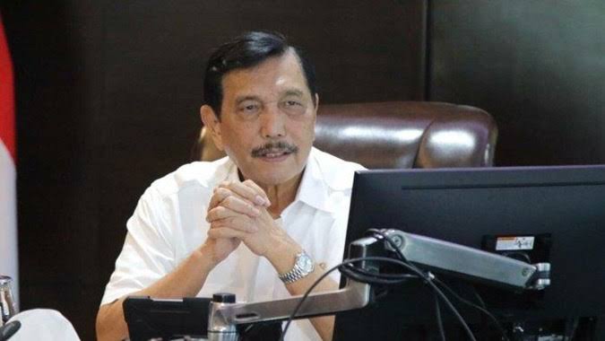 Menko Luhut Binsar Akan Mempersulit Pembelian Kendaraan Berbasis BBM