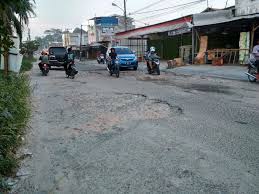 Pekanbaru Krisis Infrastruktur, 459 Kilometer Jalan Rusak Menanti Perbaikan di 2025