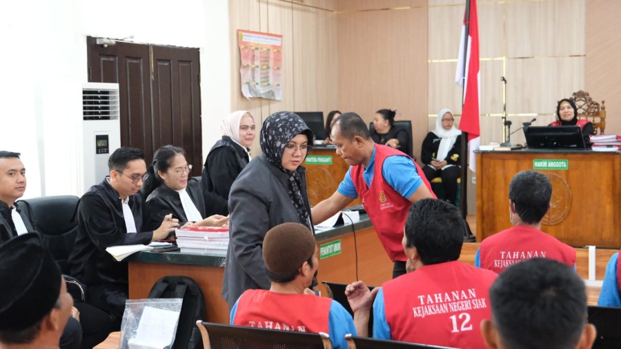 Bupati Afni Jadi Saksi Sidang Konflik Warga Desa Tumang versus  PT SSL
