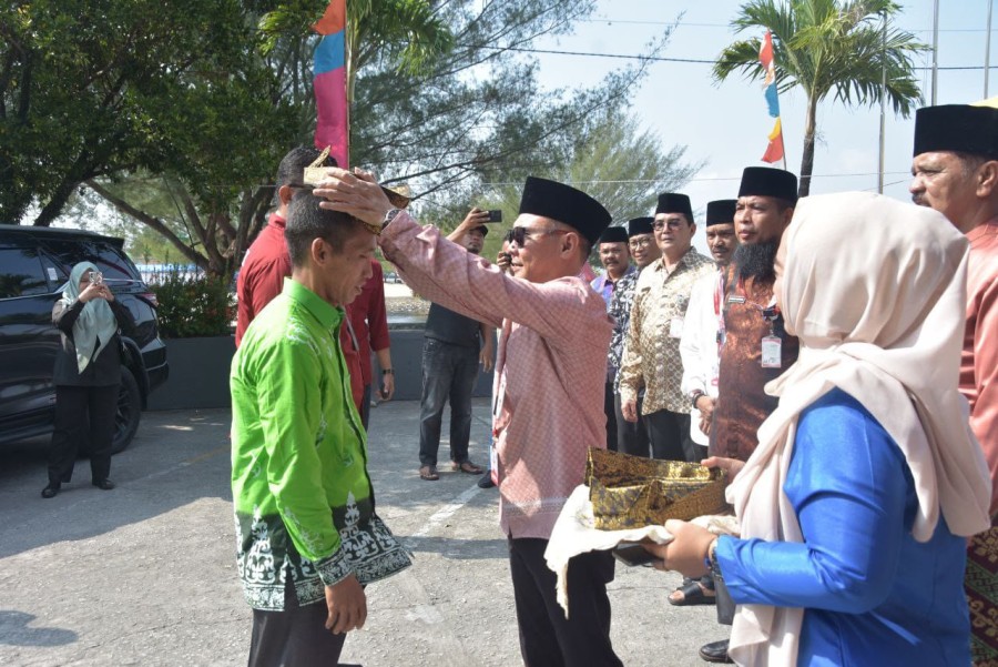 Tabuhan Kompang Iringi Kedatangan Kafilah MTQ Riau ke-43 di Bengkalis