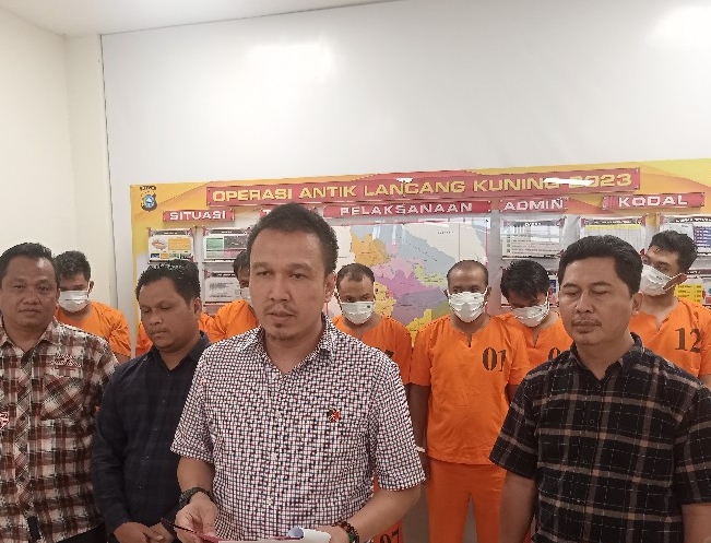Polda Riau Gulung 9 Pengedar Narkoba,   136 Pil Ekstasi dan 2,39 Gram Sabu Disita