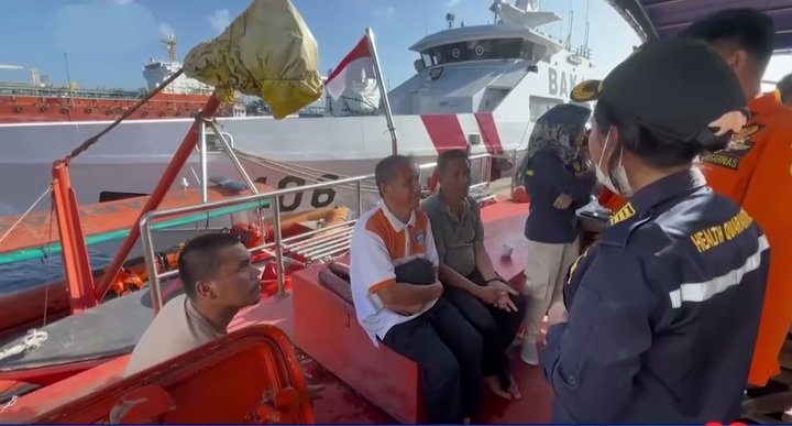 Basarnas Pekanbaru Berhasil Evakuasi 3 Kru Kapal Tenggelam di Perairan Rupat