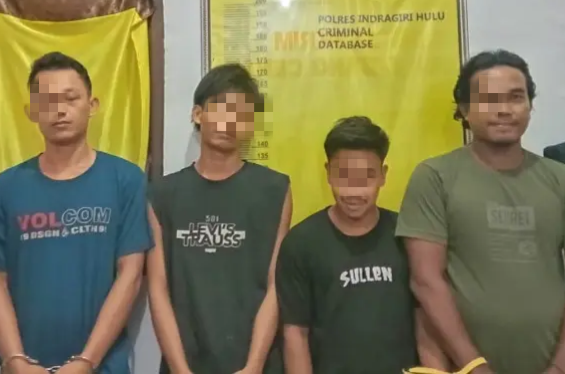 Polisi Grebek Rumah di Batang Cenaku, Empat Pengedar Sabu Dibekuk