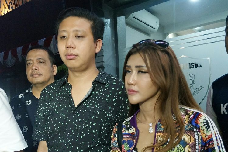 Kasus Pencemaran Nama Baik, Polisi Tangkap Pasangan Youtuber Rey Utami dan Pablo Benua