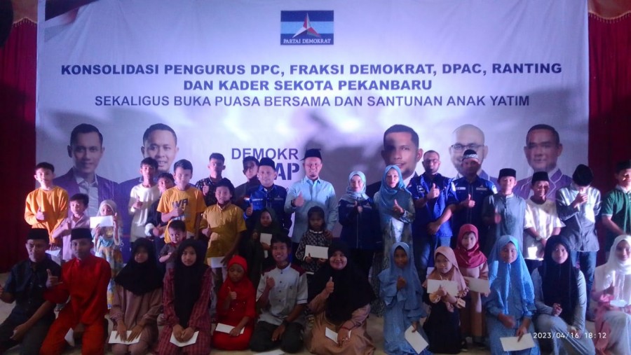 Partai Demokrat Pekanbaru Santuni 50 Anak Yatim dan Berbagi 500 Paket Takjil Gratis