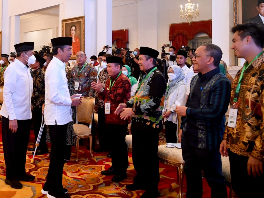 Gubernur Peduli Zakat, Syamsuar Diundang Jokowi ke Istana