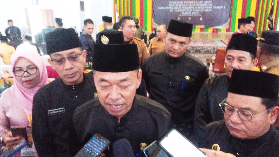 Buka Pembekalan Adat, Bupati Rohil Ajak Calon Penghulu Tidak Money Politik