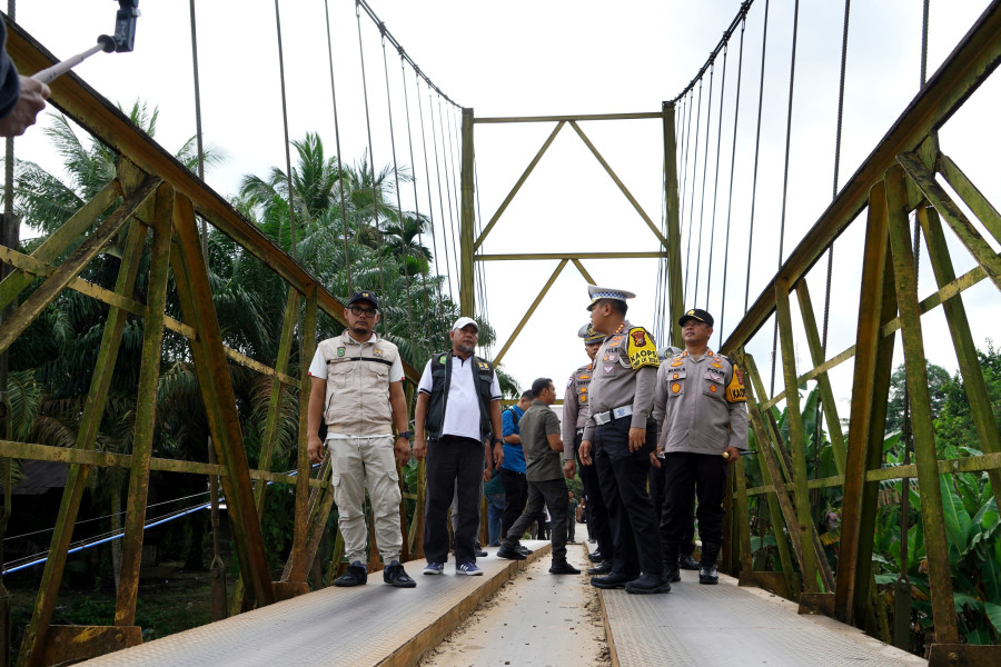 PUPRPKPP dan Polda Riau Tinjau Jembatan Sungai Rokan