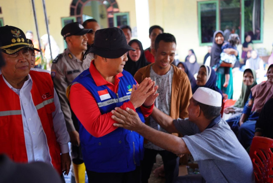 Hadir di Tengah  Korban Banjir, Warga Desa Pekan Tebih Tersanjung Dikunjungi Gubri Edy
