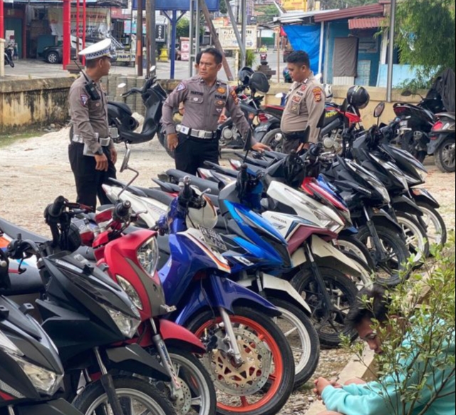 Satlantas Polresta Pekanbaru Amankan 14 Kendaraan Saat Patroli Subuh