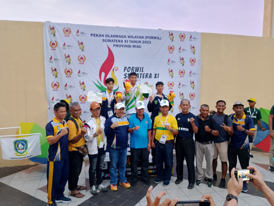 Tim Renang Tuan Rumah Kokohkan Raihan Medali Emas PORWIL XI Riau