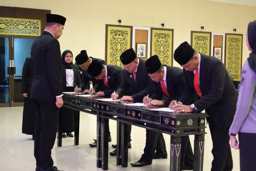 Perkuat Penegakan Perda, Kemenkum Riau Lantik 5 PPNS