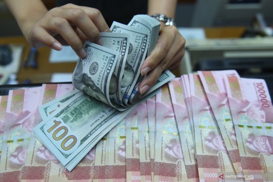 Dollar AS Menguat di Rp14.018