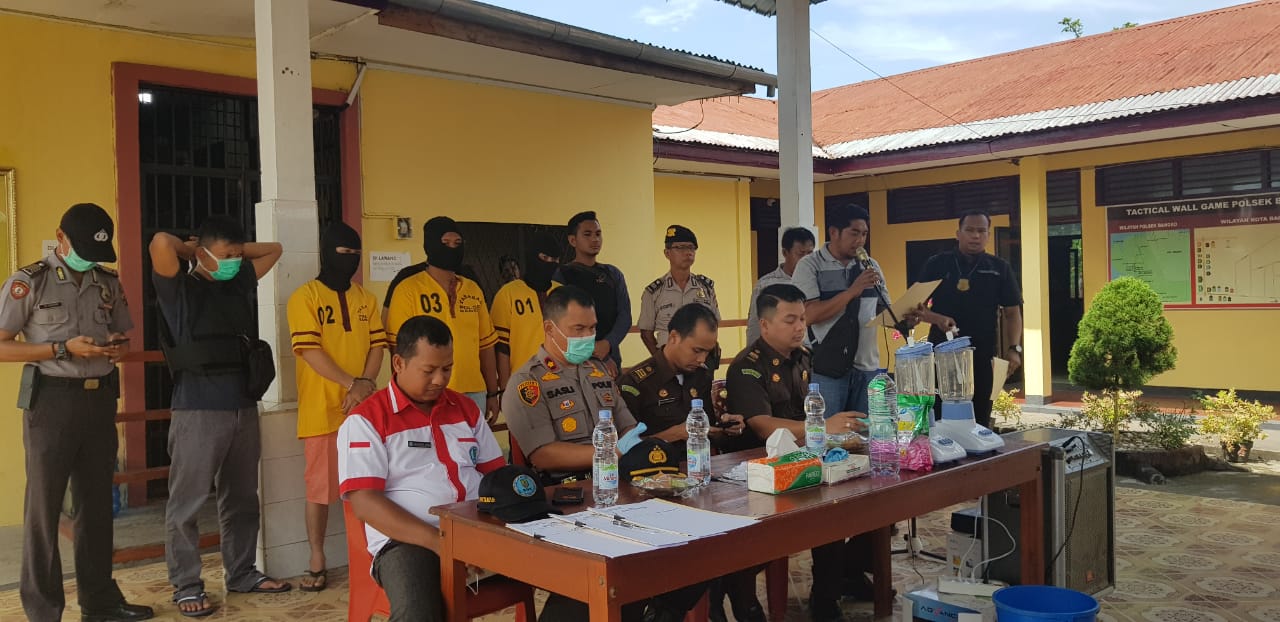 Polsek Bangko, Rohil Musnahkan Sabu-Sabu dari 3 Tersangka