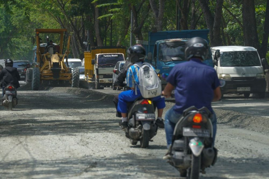 Warga Pekanbaru Ucapkan Terima Kasih pada Pj Gubri atas Perbaikan 17 Ruas Jalan