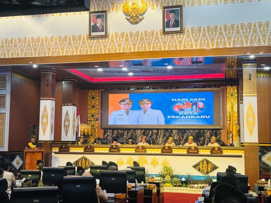Hadiri Paripurna Perdana Hari Jadi Pekanbaru, Wako Paparkan Capaian 100 Hari Kerja