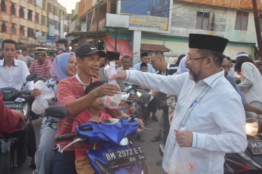 PWI-Forkopimda Berbagi Takjil untuk Masyarakat dan Buka Bersama